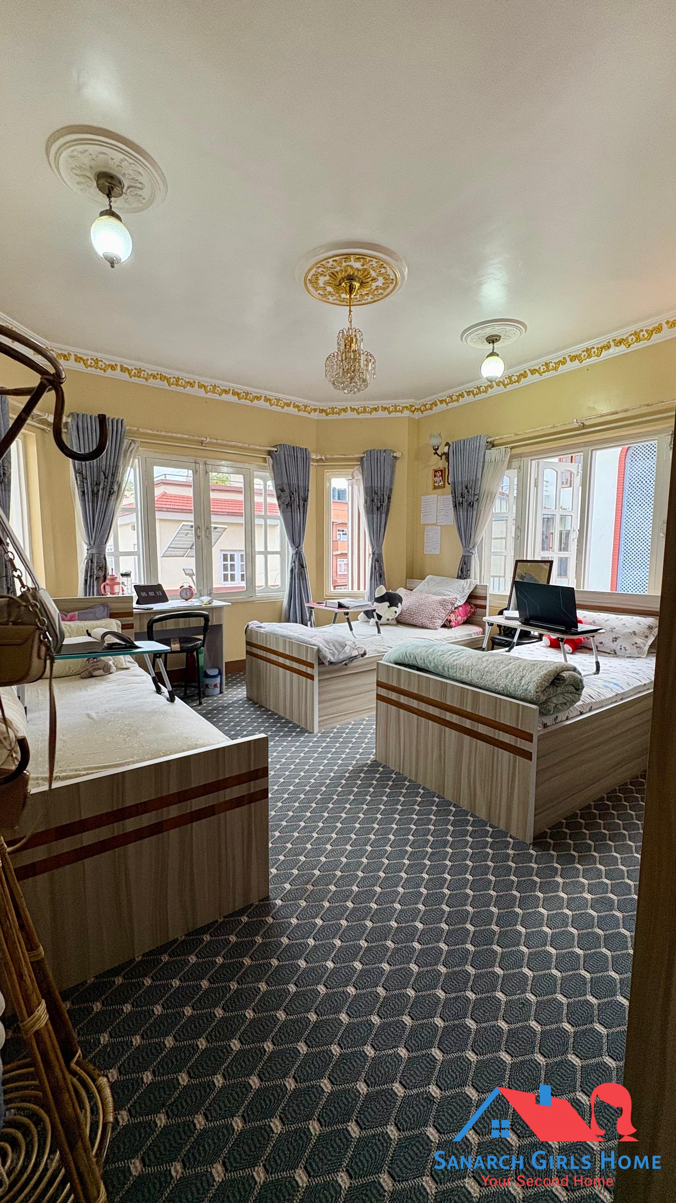 Three Seater Room image